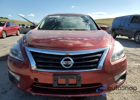 2015 Nissan Altima 2.5 из США, поврежденный, VIN 1N4AL3AP4FN862499